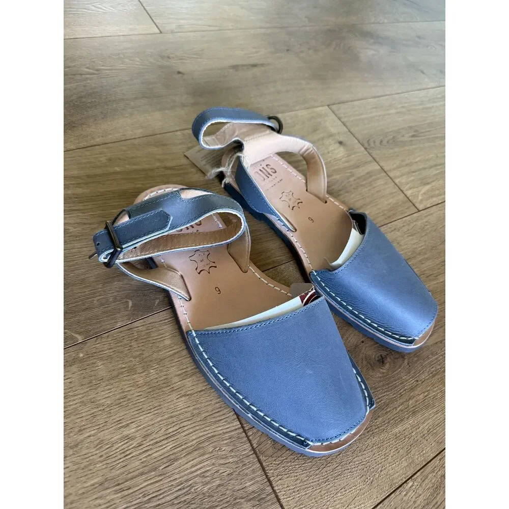 PONS NWT NEW womens 9 avarcas classic strap leather Style French Blue